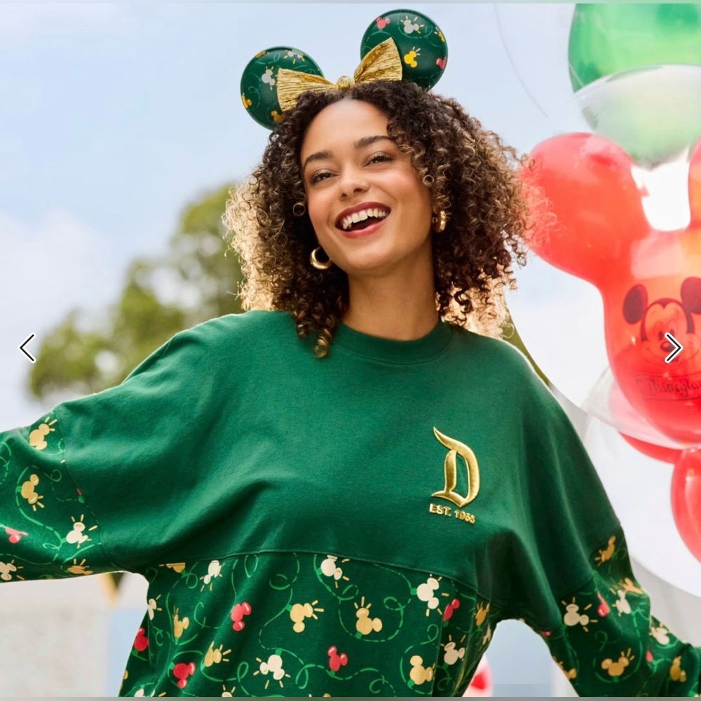 Green 2024 Disneyland Mickey Mouse Icon Holiday Spirit Jersey unisex size XS